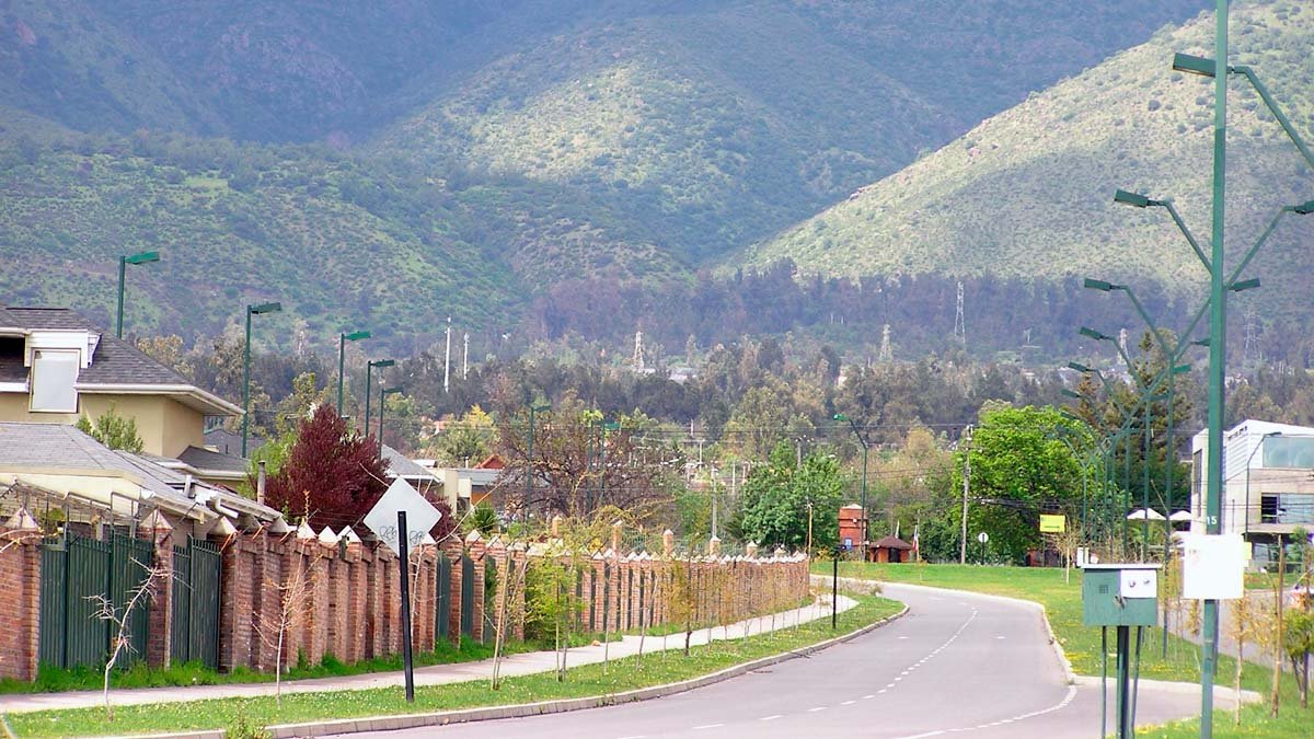 Código postal Peñalolén y vista urbana de la comuna